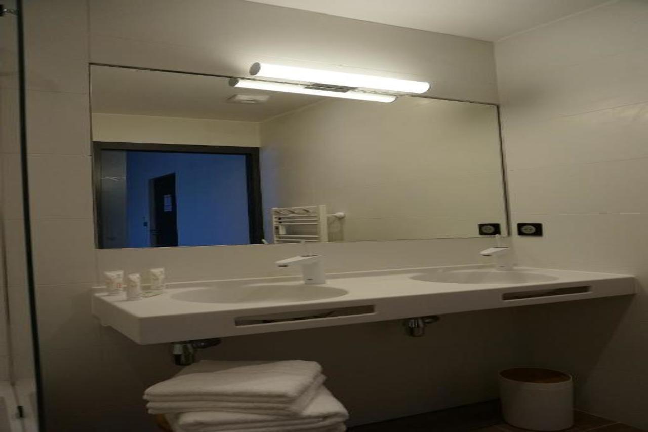 The Originals Relais Hotel Saint-Roch Salzuit Εξωτερικό φωτογραφία